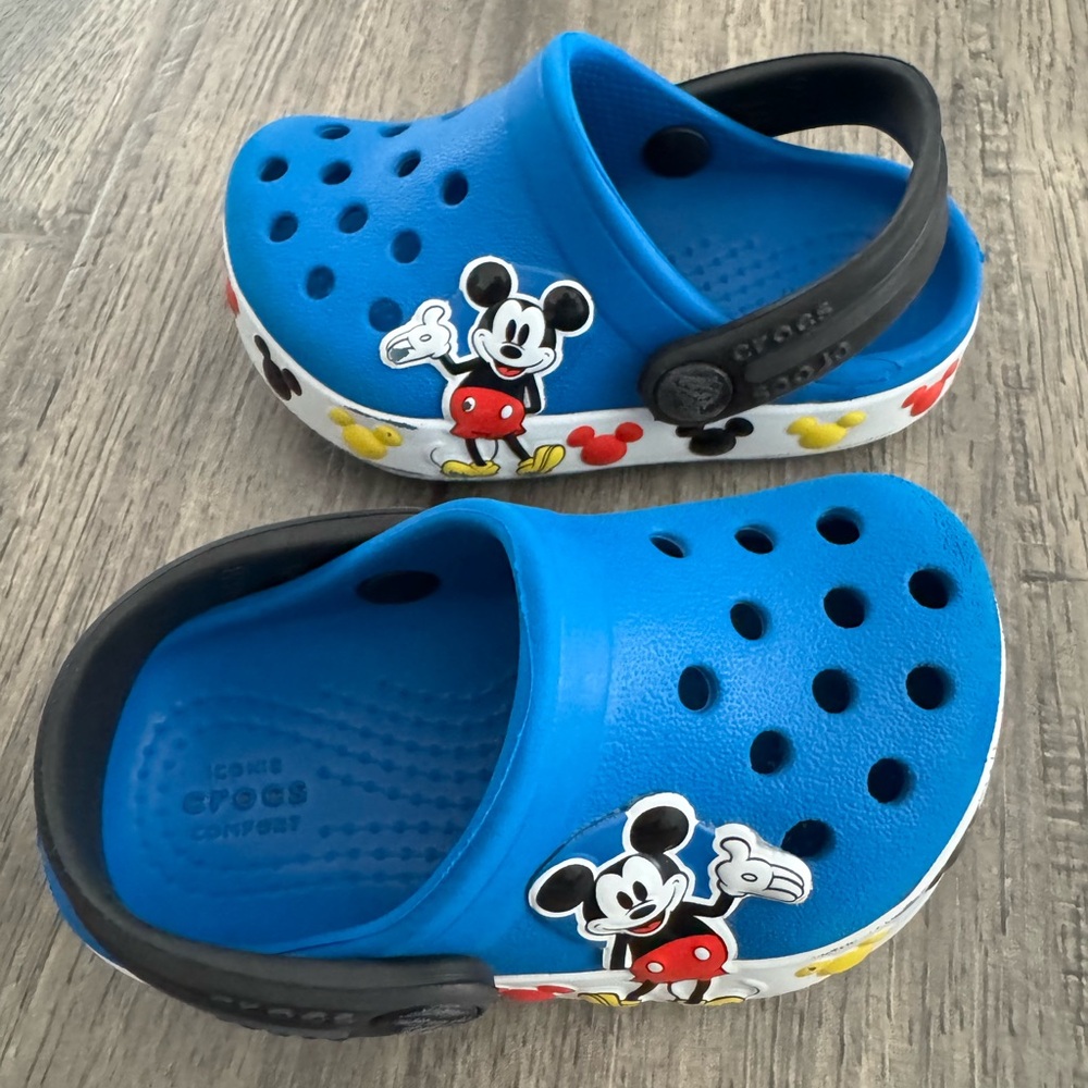 Crocs Mickey Mouse Size 4C